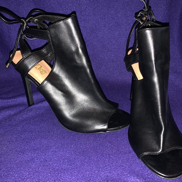 Black Heel Bundle - Picture 5 of 10